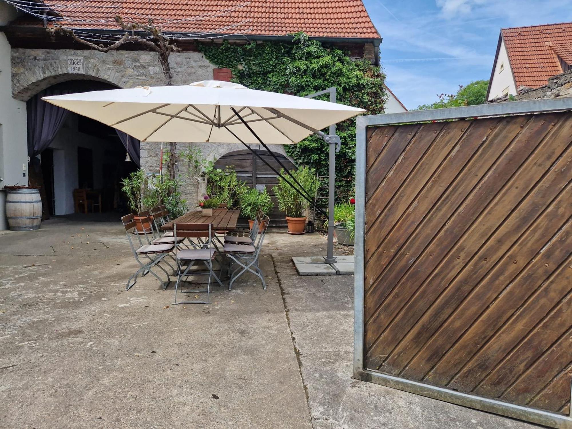 Weingut Knauer Apartment Dettelbach Exterior photo